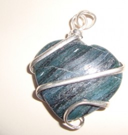 Satyamani Natural Flourite Pendant For Strength